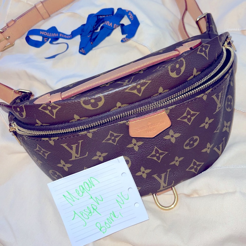 ✖️SOLD✖️ Louis Vuitton Monogram Bumbag